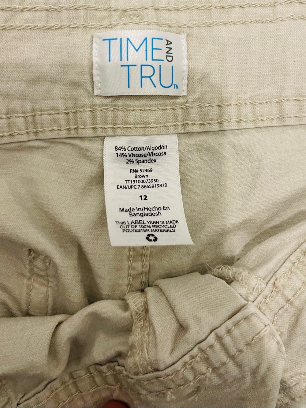 Time and Tru Men's Cargo Shorts in Light Khaki - Picture 2 of 3